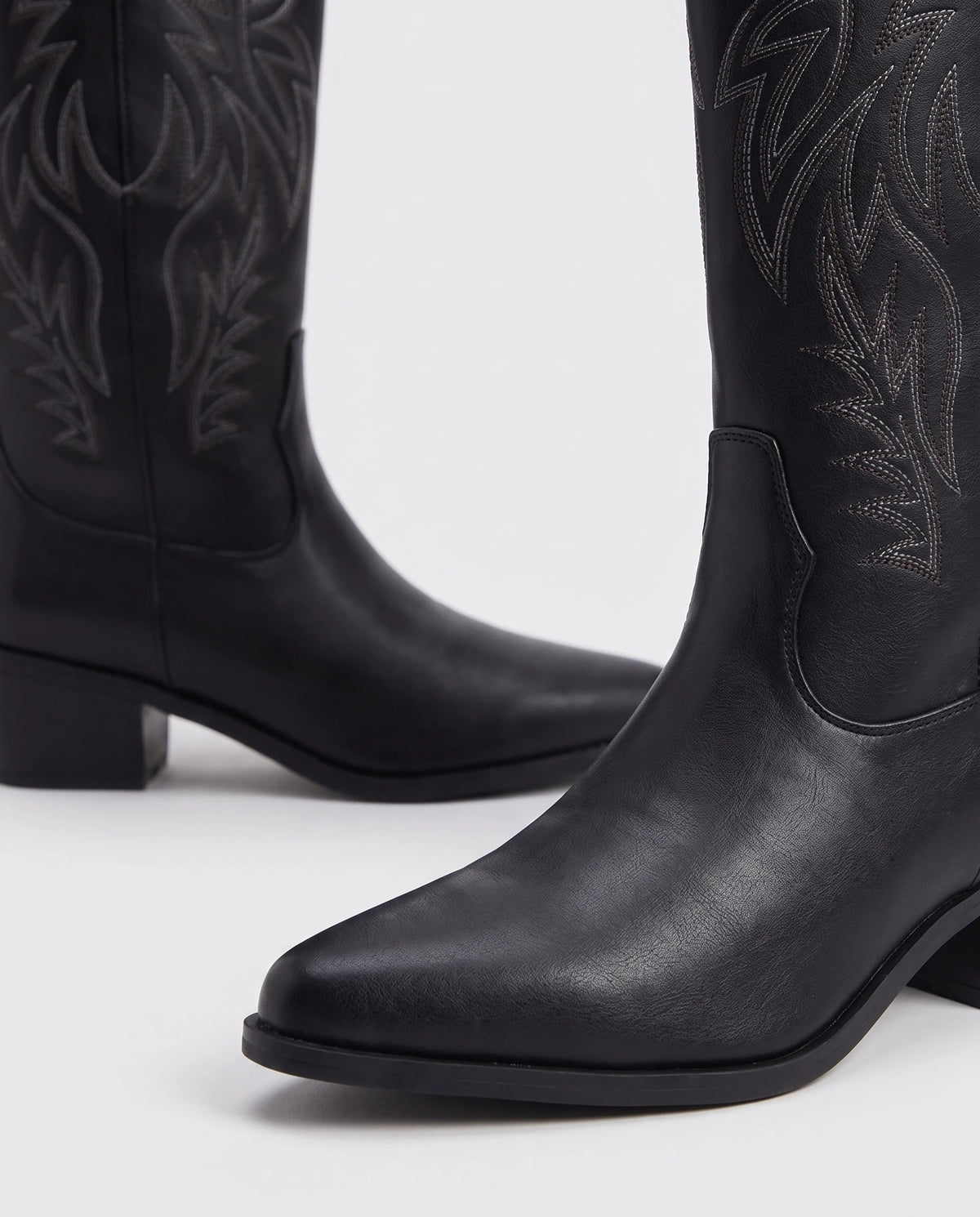 Bottes santiags mi-mollet brodées en simili Prudence — Noir, packshot vue complémentaire