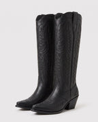 Bottes santiags hautes brodées effet cuir huilé Régine — Noir, paire en packshot studio