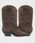 Bottes santiags mi-mollet en suédine Flavienne — Chocolat, paire vue de face studio
