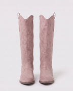 Bottes santiags brodées en suédine Zéphyrine — Vieux Rose, paire vue de face, broderies du dessus