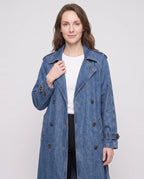 Trench en jean bleu denim Théodora, plan rapproché sur les revers