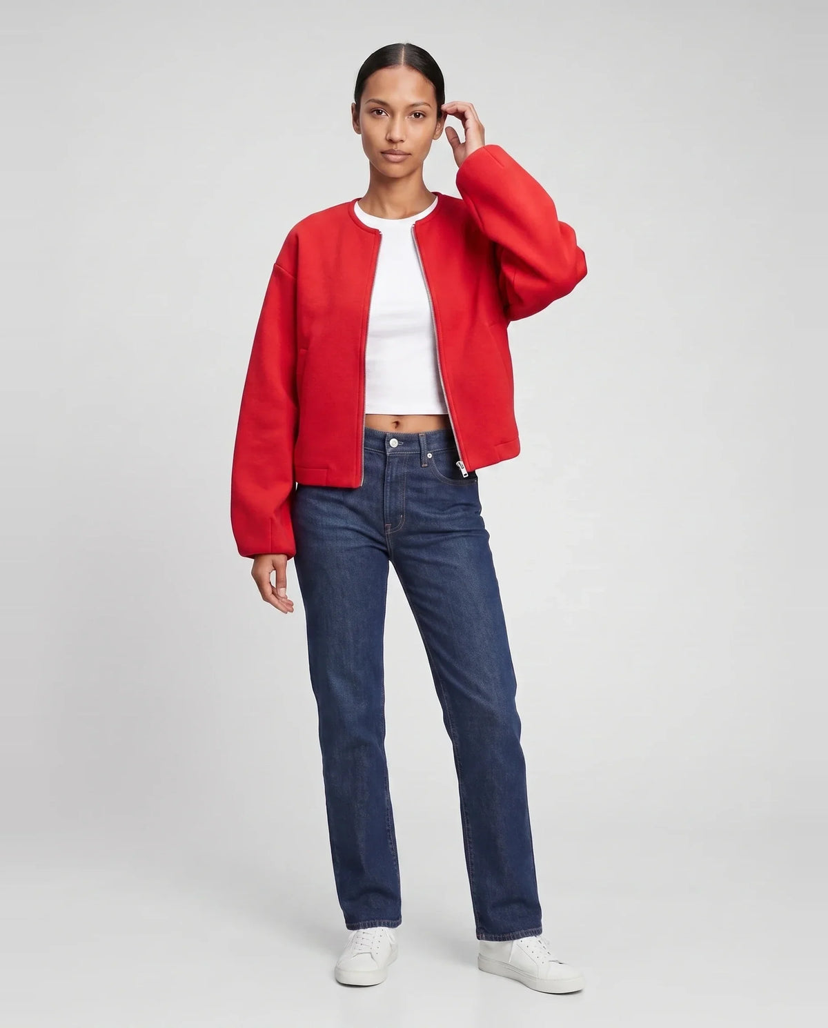 Veste zippée sans col en maille rouge Capucine, vue de face en studio